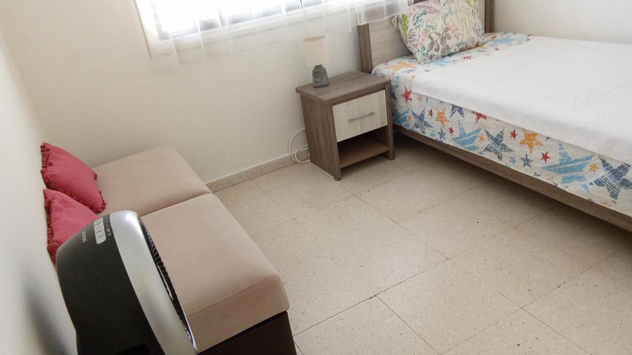 2 Bedroom Apartment In Makenzi Lárnaka Eksteriør bilde